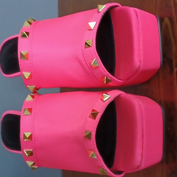 Neon Pink Ethic Aztec Print Women's High Top Shoes